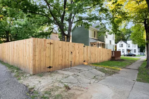Exterior - 1237 Laidlaw Ave, Cincinnati, OH 45237 photo 6 of 6