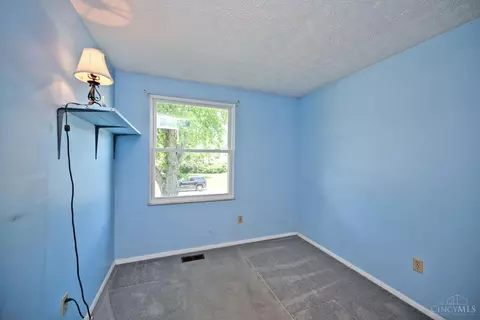 Bedroom - 768 Tradewind Dr, Mason, OH 45040 photo 6 of 7