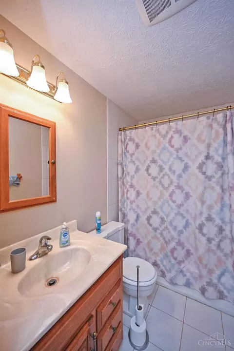 Bath - 768 Tradewind Dr, Mason, OH 45040 photo 1 of 2