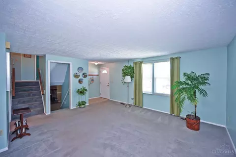 Living - 768 Tradewind Dr, Mason, OH 45040 photo 3 of 6