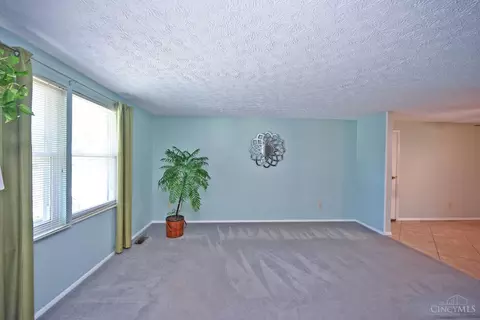 Living - 768 Tradewind Dr, Mason, OH 45040 photo 2 of 6