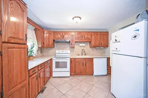 Kitchen - 768 Tradewind Dr, Mason, OH 45040 photo 1 of 5