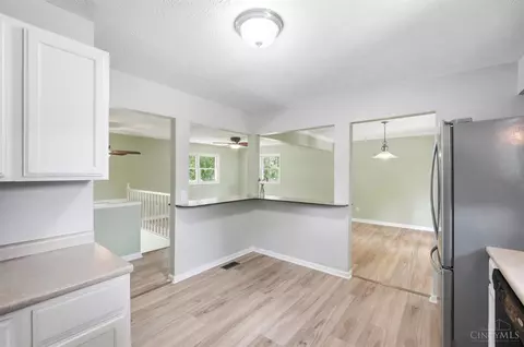 Entry Way - 3576 Bootjack Corner Rd, Williamsburg, OH 45176 photo 3 of 9