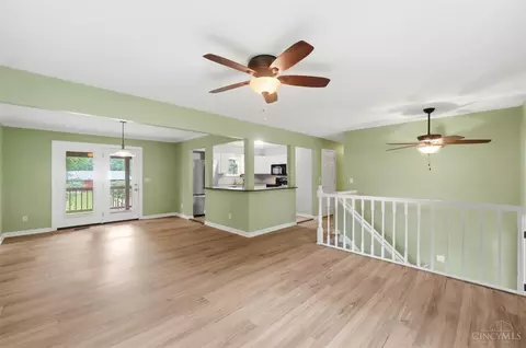 Living - 3576 Bootjack Corner Rd, Williamsburg, OH 45176 photo 3 of 9