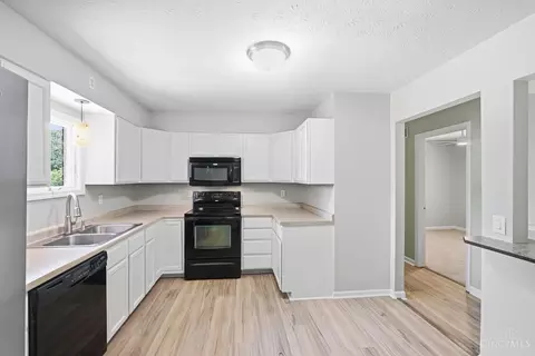 Kitchen - 3576 Bootjack Corner Rd, Williamsburg, OH 45176 photo 2 of 4