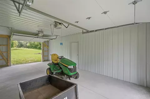 Entry Way - 3576 Bootjack Corner Rd, Williamsburg, OH 45176 photo 8 of 9