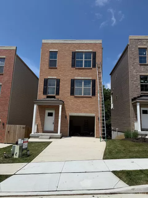 377 Cityscape West Dr, Cincinnati, OH 45205