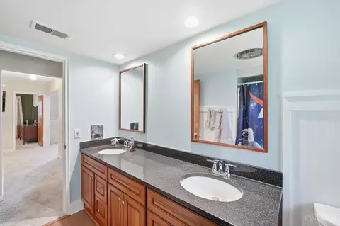 Bath - 8520 Arborcrest Dr, Cincinnati, OH 45236 photo 7 of 7