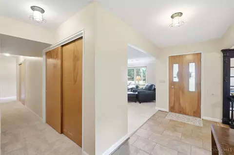 Entry Way - 8520 Arborcrest Dr, Cincinnati, OH 45236 photo 2 of 4