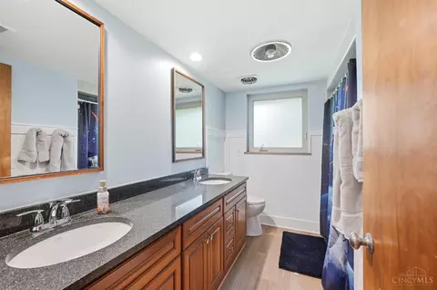 Bath - 8520 Arborcrest Dr, Cincinnati, OH 45236 photo 6 of 7