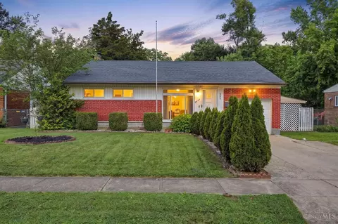 8847 Mockingbird Ln, Cincinnati, OH 45231