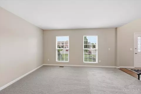 Living - 6527 Thistle Grv, Morrow, OH 45152 photo 4 of 6