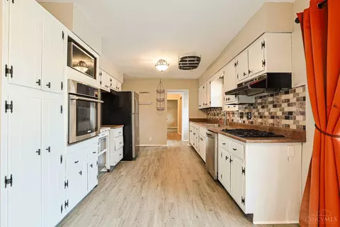 Kitchen - 8103 Faller Rd, Maineville, OH 45039 photo 1 of 4