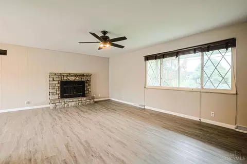 Living - 8103 Faller Rd, Maineville, OH 45039 photo 2 of 7