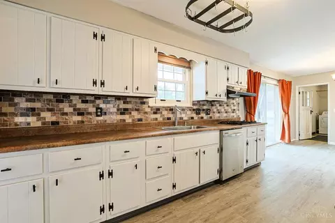 Kitchen - 8103 Faller Rd, Maineville, OH 45039 photo 4 of 4