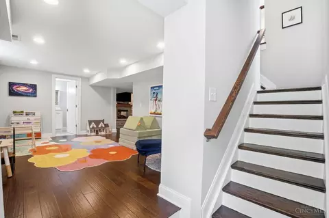 Entry Way - 3422 Ault View Ave, Cincinnati, OH 45208 photo 3 of 4