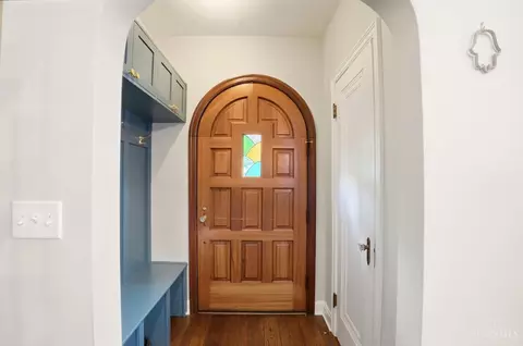 Entry Way - 3422 Ault View Ave, Cincinnati, OH 45208 photo 4 of 4