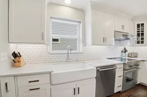 Kitchen - 3422 Ault View Ave, Cincinnati, OH 45208 photo 3 of 8