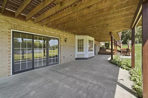Exterior - 8530 Cornetts Cv, Maineville, OH 45039 photo 7 of 10