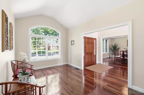 Entry Way - 8530 Cornetts Cv, Maineville, OH 45039 photo 3 of 4