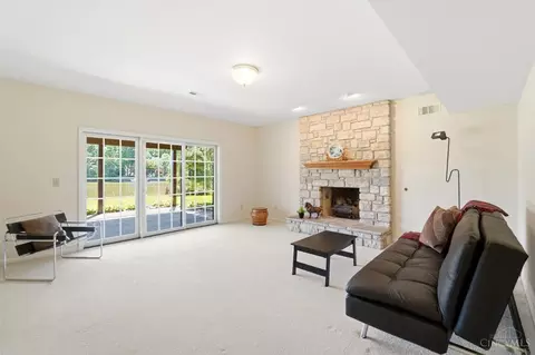 Living - 8530 Cornetts Cv, Maineville, OH 45039 photo 3 of 4