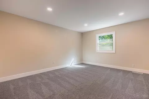 Bedroom - 474 Chowning Cir, Kettering, OH 45429 photo 4 of 7