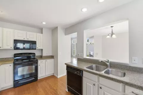 Kitchen - 490 Madeira Ct, Cincinnati, OH 45255 photo 5 of 5