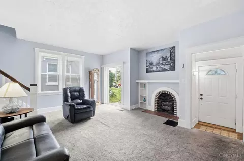 Living - 4024 Paddock Rd, Cincinnati, OH 45229 photo 1 of 4