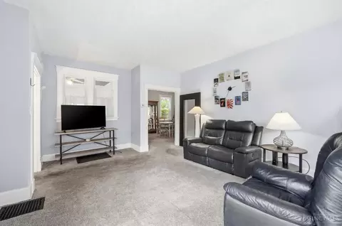 Living - 4024 Paddock Rd, Cincinnati, OH 45229 photo 3 of 4