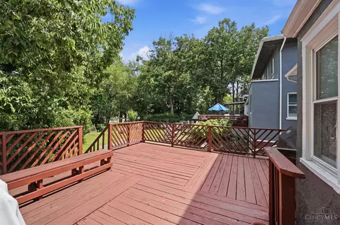 Exterior - 4024 Paddock Rd, Cincinnati, OH 45229 photo 7 of 15