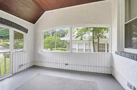 Exterior - 4024 Paddock Rd, Cincinnati, OH 45229 photo 6 of 15