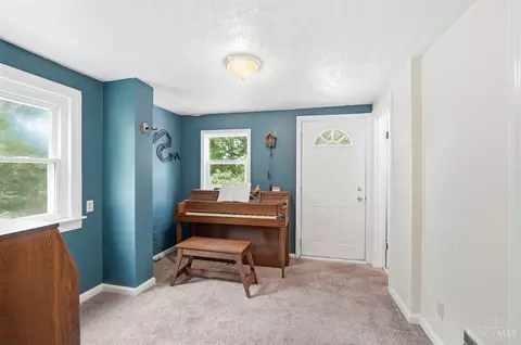 Entry Way - 4024 Paddock Rd, Cincinnati, OH 45229 photo 2 of 7