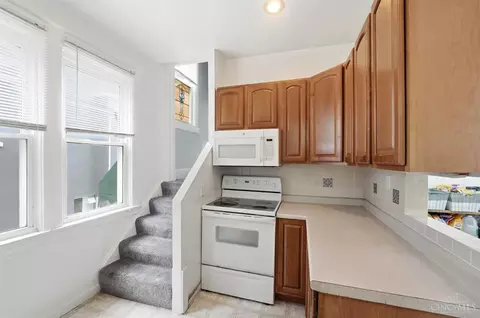 Kitchen - 4024 Paddock Rd, Cincinnati, OH 45229 photo 4 of 5