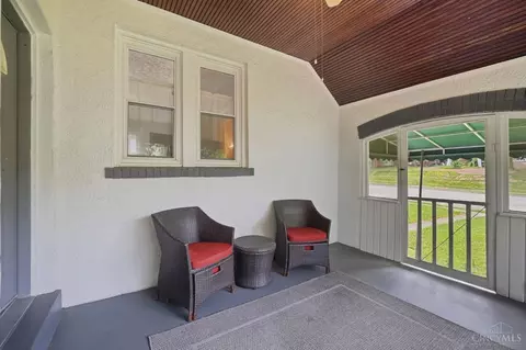 Exterior - 4024 Paddock Rd, Cincinnati, OH 45229 photo 5 of 15