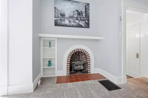 Entry Way - 4024 Paddock Rd, Cincinnati, OH 45229 photo 1 of 7