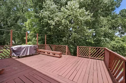 Exterior - 4024 Paddock Rd, Cincinnati, OH 45229 photo 9 of 15
