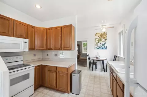 Kitchen - 4024 Paddock Rd, Cincinnati, OH 45229 photo 3 of 5