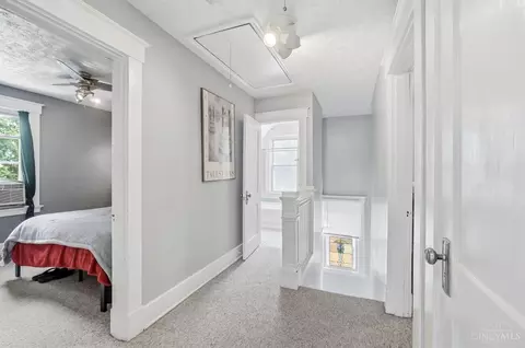 Entry Way - 4024 Paddock Rd, Cincinnati, OH 45229 photo 6 of 7