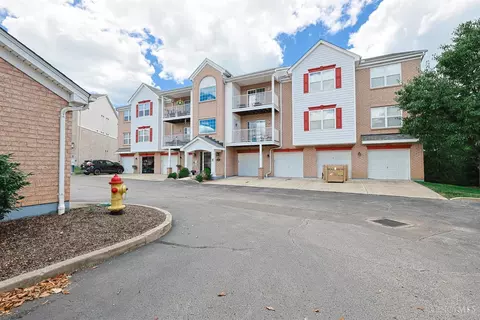 6975 Summit Lake Dr, Cincinnati, OH 45247