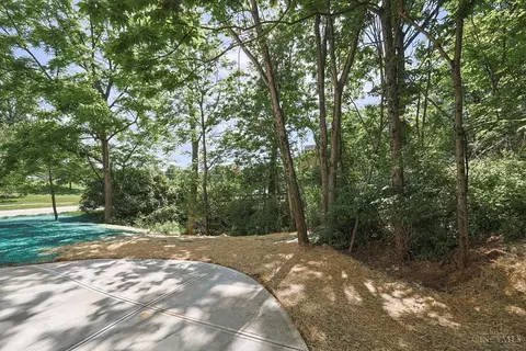 Exterior - 7401 Cornell Rd, Montgomery, OH 45242 photo 7 of 8