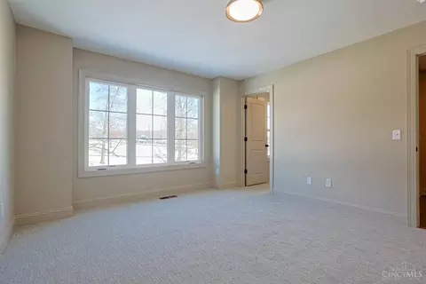 Bedroom - 7401 Cornell Rd, Montgomery, OH 45242 photo 4 of 8