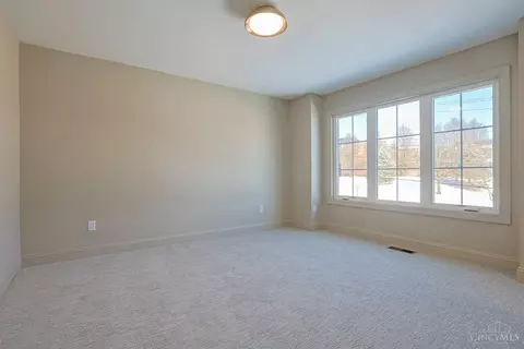 Bedroom - 7401 Cornell Rd, Montgomery, OH 45242 photo 3 of 8