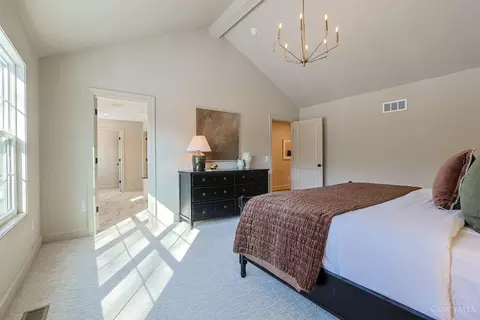 Bedroom - 7401 Cornell Rd, Montgomery, OH 45242 photo 2 of 8