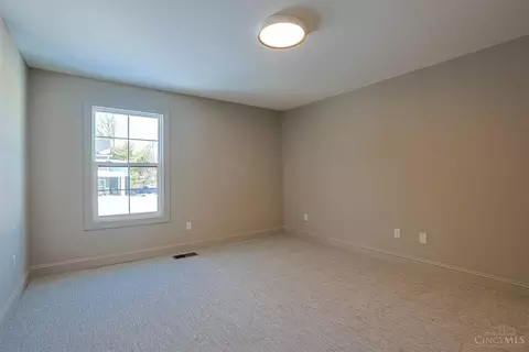 Bedroom - 7401 Cornell Rd, Montgomery, OH 45242 photo 5 of 8