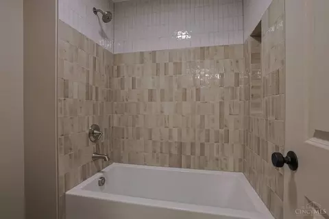 Bath - 7401 Cornell Rd, Montgomery, OH 45242 photo 8 of 11