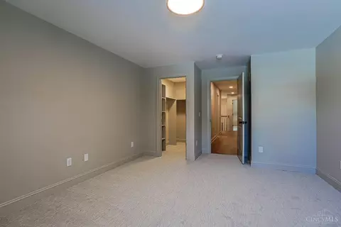 Bedroom - 7401 Cornell Rd, Montgomery, OH 45242 photo 6 of 8