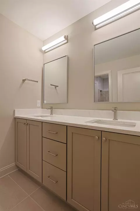 Bath - 7401 Cornell Rd, Montgomery, OH 45242 photo 5 of 11