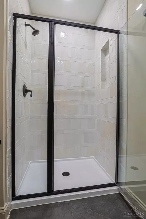 Bath - 7401 Cornell Rd, Montgomery, OH 45242 photo 9 of 11