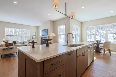 Kitchen - 7401 Cornell Rd, Montgomery, OH 45242 photo 5 of 9
