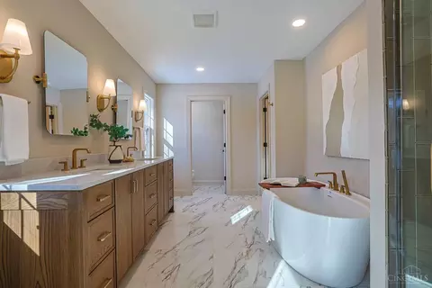 Bath - 7401 Cornell Rd, Montgomery, OH 45242 photo 1 of 11